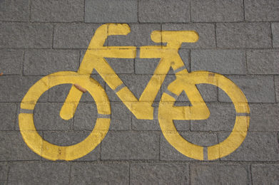 are cyclists allowed on sidewalks